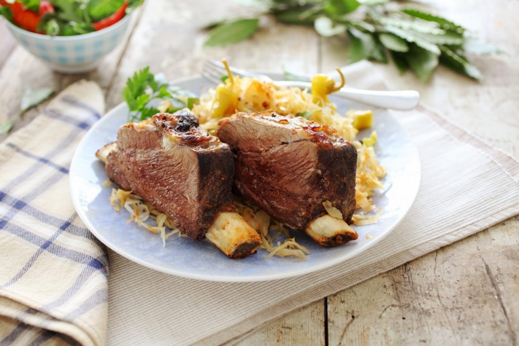 Beef Ribs and Sauerkraut Vegeta